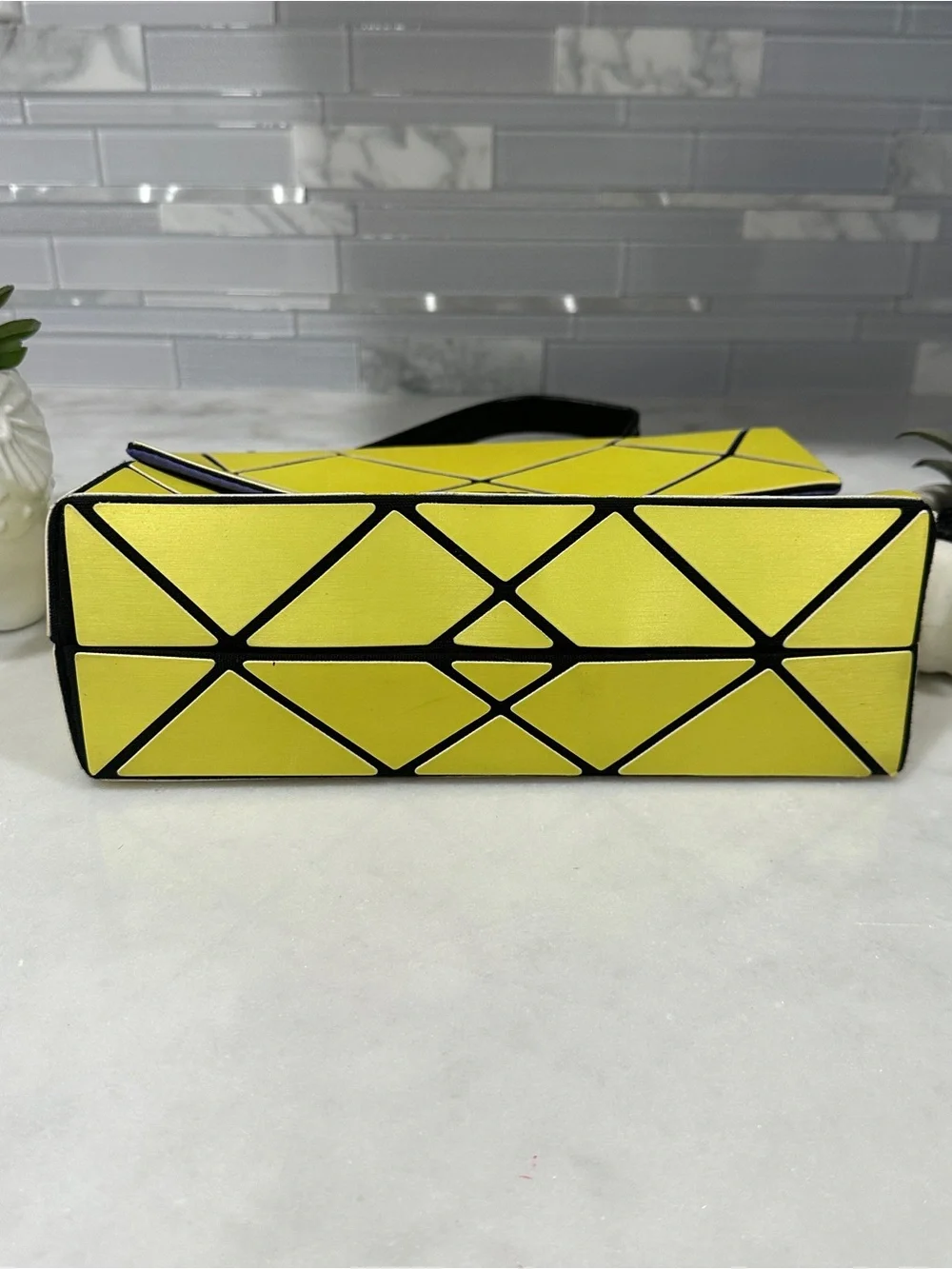 Patrizia Luca Canary Yellow Geo Lock Front Tote – Chain Strap Included - Picture 7 of 10